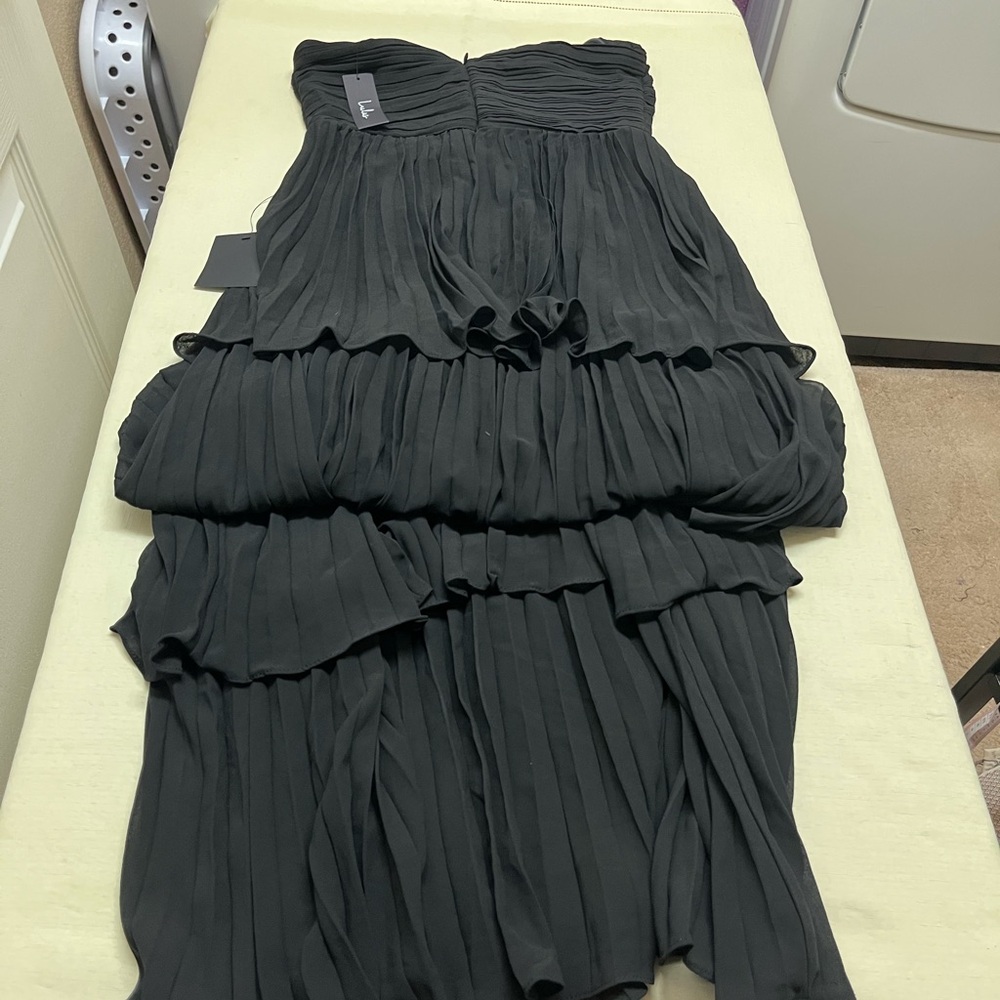 NWT Lulus M black strapless pleated tiered maxi dress - Picture 7 of 14